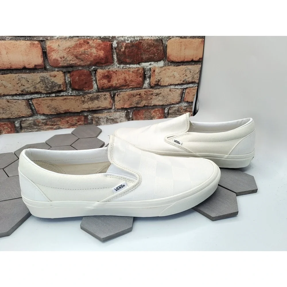 Vans Classic Slip-On Mono Checkerboard White Men's Size 10.5 NWOB‎ Low Top 2025